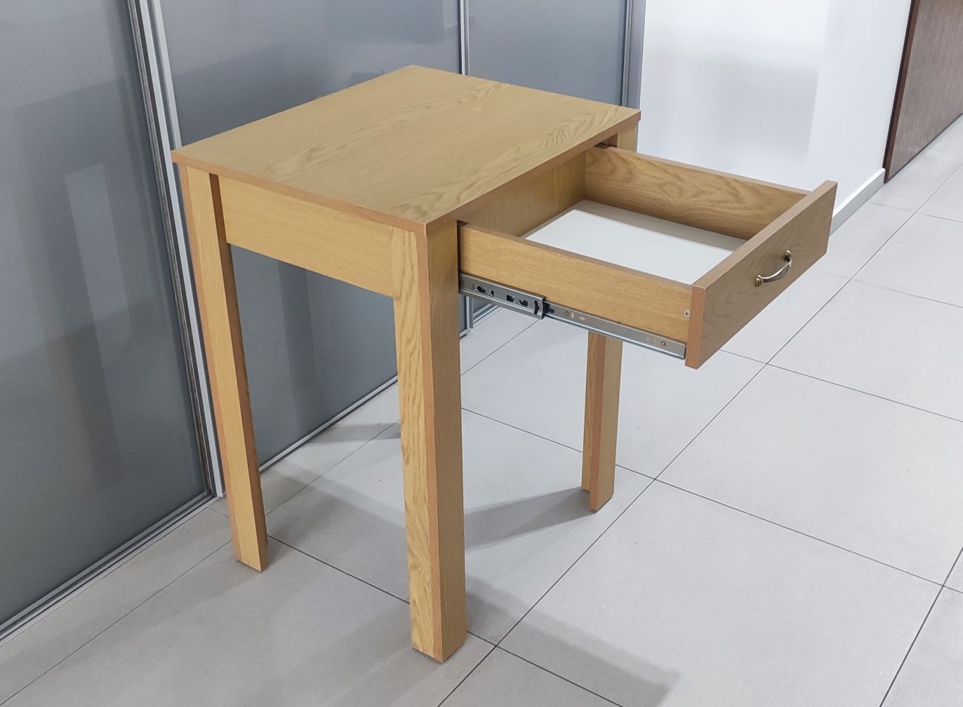 Toaletka szafka do przedpokoju z szufladą