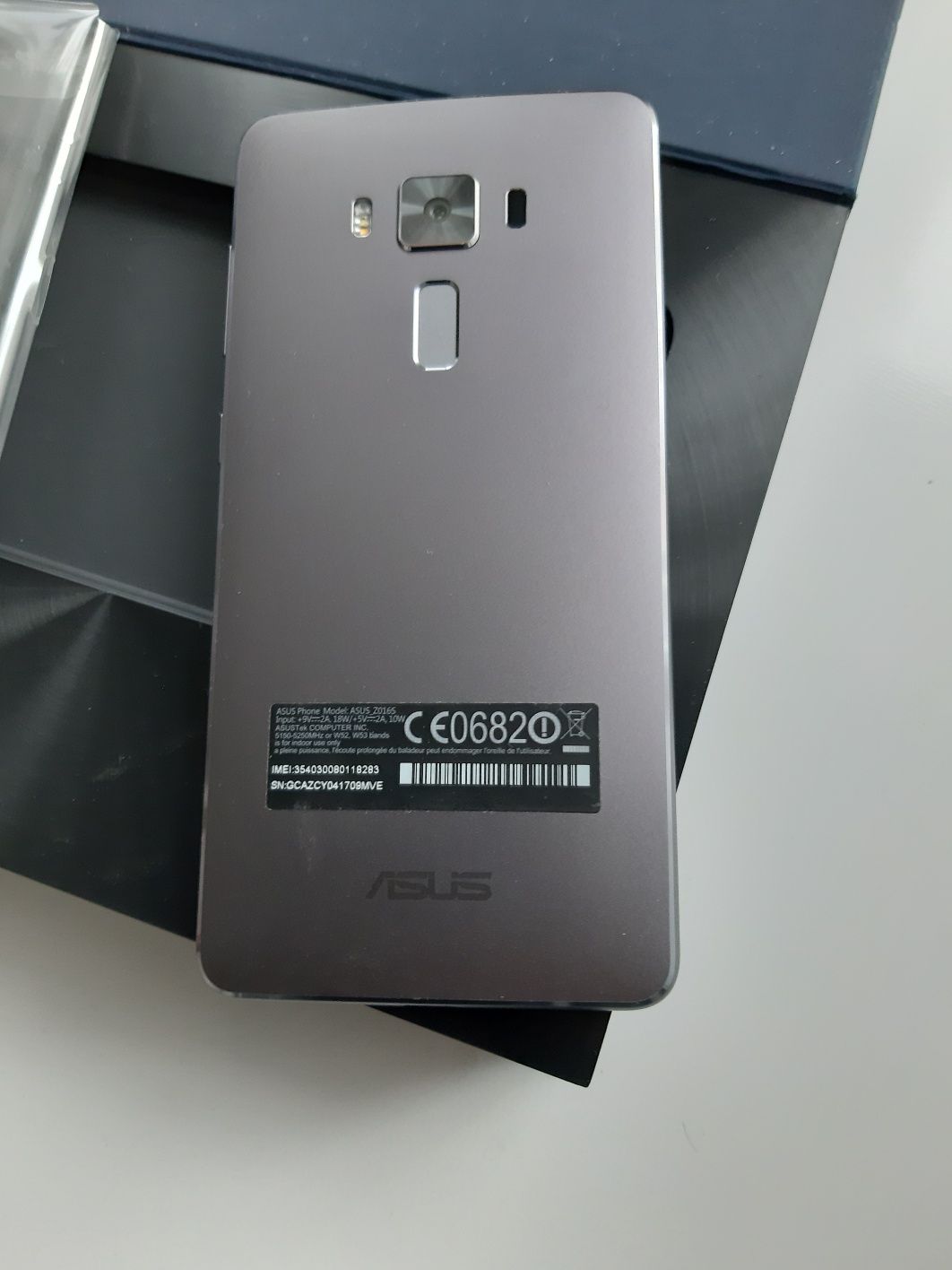 Телефон Asus zenfone 3 deluxe