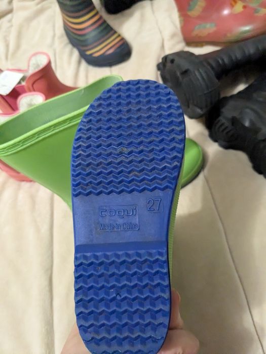 Дитяче взуття ( резинові чоботи )