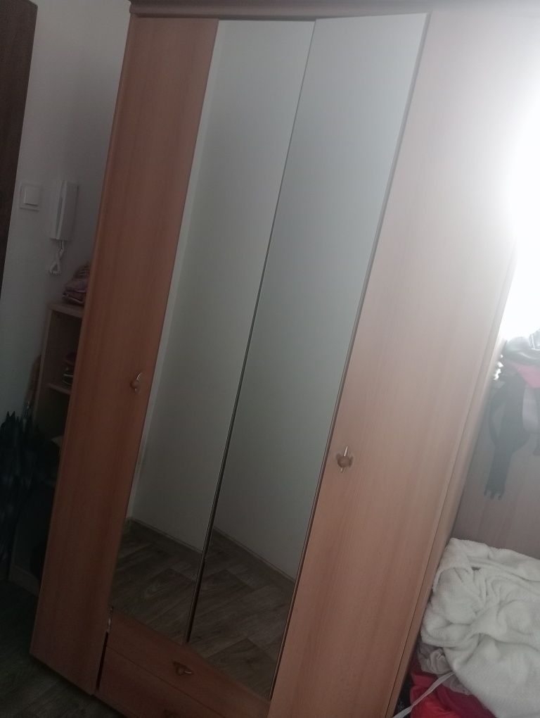 Szafa ubraniowa tanio