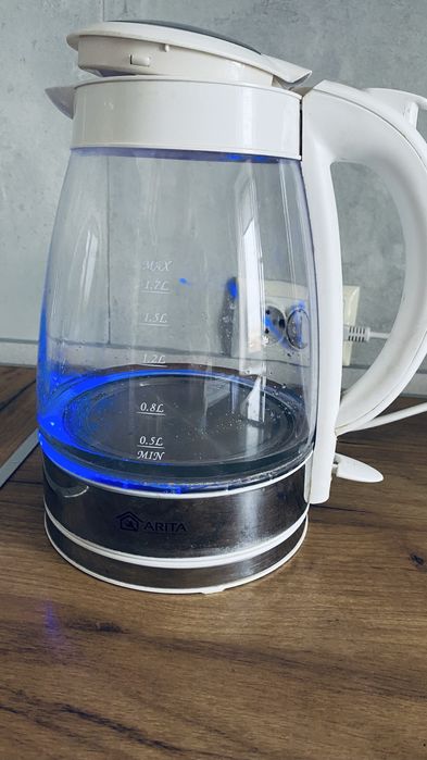 Електричний чайник  Arita 1.7L (не працює кришка)