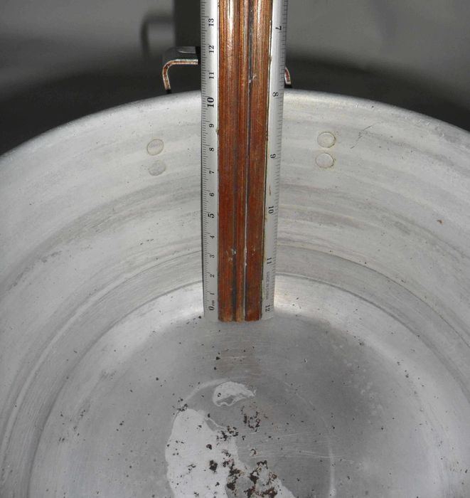 Кастрюля алюминиевая 2,5 л усиленная , толстая. обмен на другую