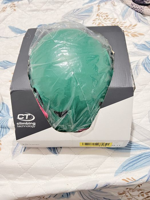 Capacete climbing technology