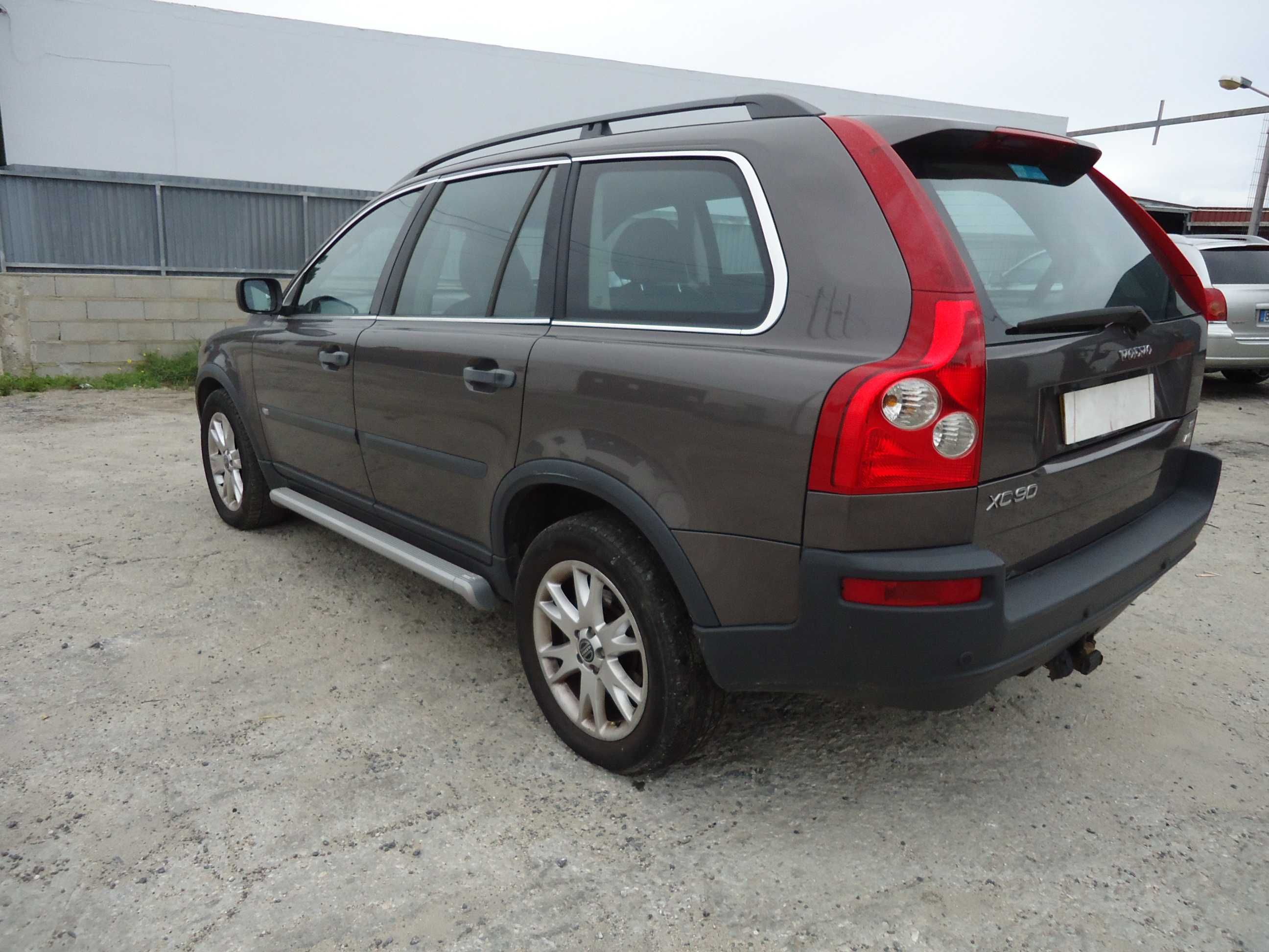 Volvo XC90 2.4 D5 163cv de 2006 só ás peças
