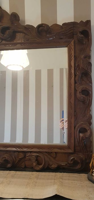 Espelho com moldura madeira