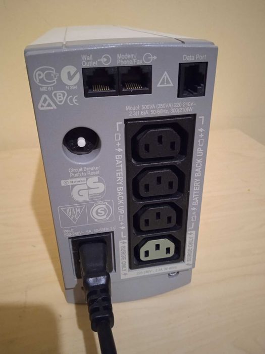 ИБП бесперебойник APC Back-UPS CS 500 с аккумулятором + шнуры