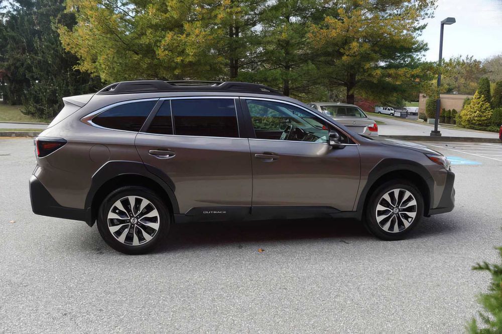 Subaru Outback      2023