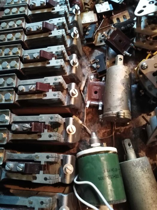 Роз'єми штекери Тумблери ВГ, ППГ, ПНГ, ППНГ, ПТ3, ПТ2, ПКН, ПГта інше