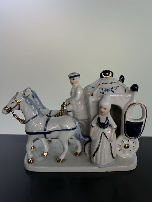 Статуэтка Карета