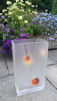 piękny wazon szklany ręcznie zdobiony prostokątny,