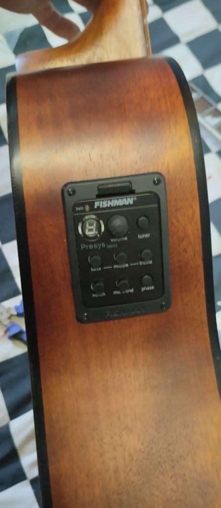 Продам электроакустическую гитару Cort ad 810
