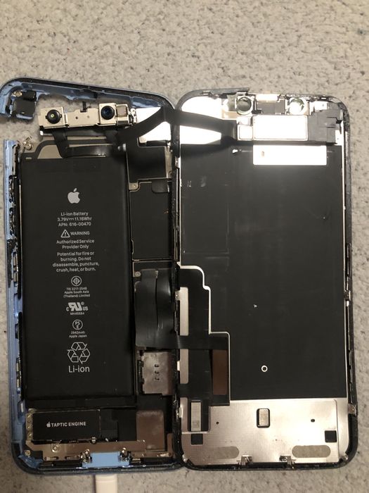 Айфон XR на запчастини