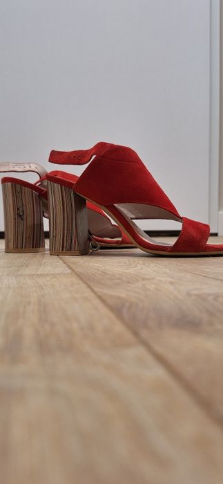 Sandałki na słupku Lasocki 38
