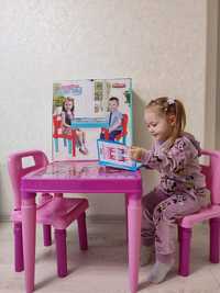 Дитячий столик з стільчиками