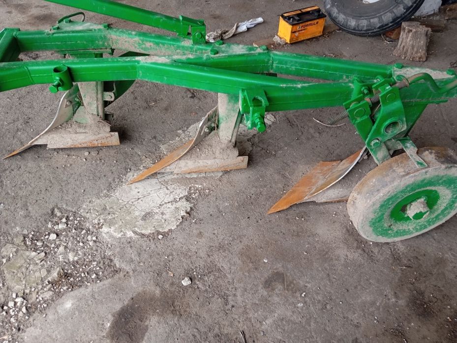 Продам польський плуг 3-30,3-35,грабалка,