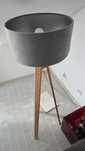 Lampa podłogowa 3 nogi szara