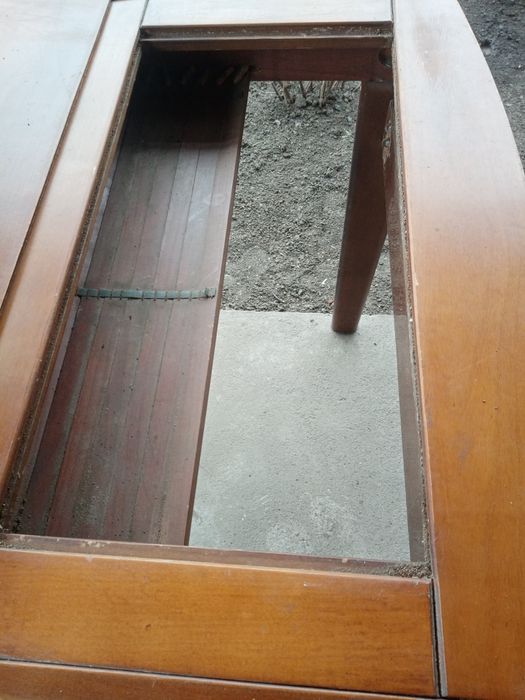 Стол раздвижной с двумя плитка и сверху у