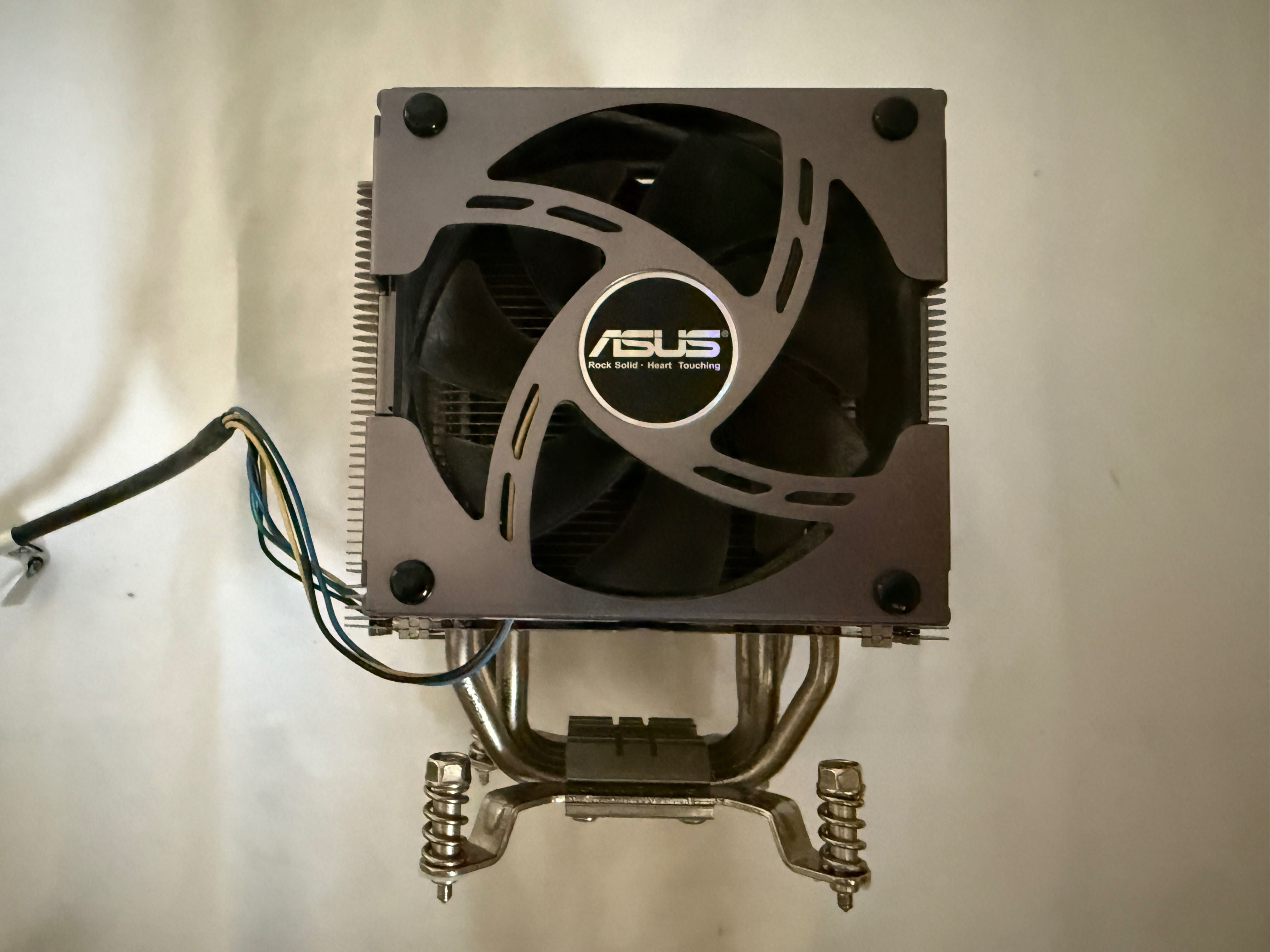 Chłodzenie procesora ASUS Triton 81 Intel