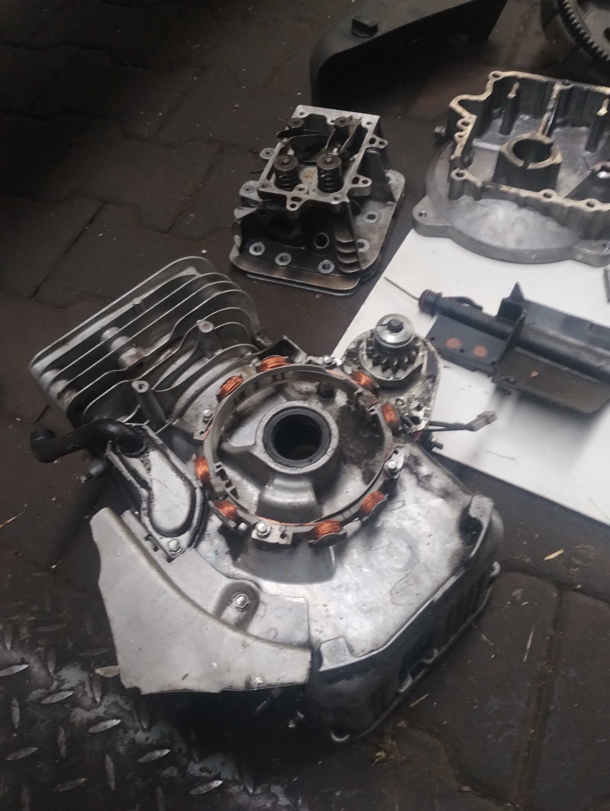 Briggs and stratton AVS 16KM wał miska tłok blok części