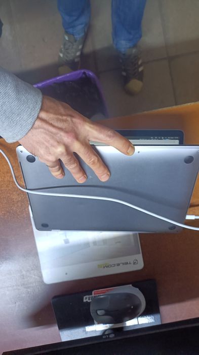 MacBook Pro A1989 i5 8gb 256gb zasilacz