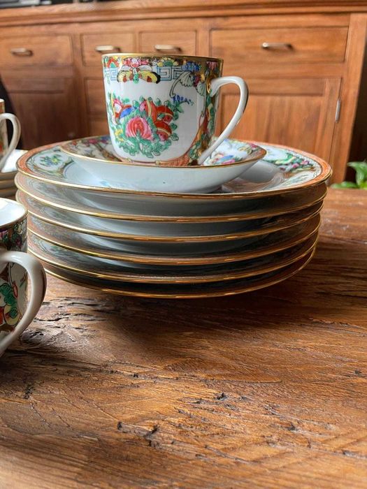 6 filiżanek spodeczki talerzyki deserowe porcelana  Chiny