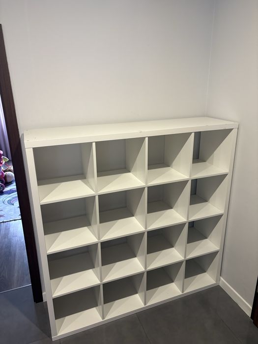 Regał Ikea.