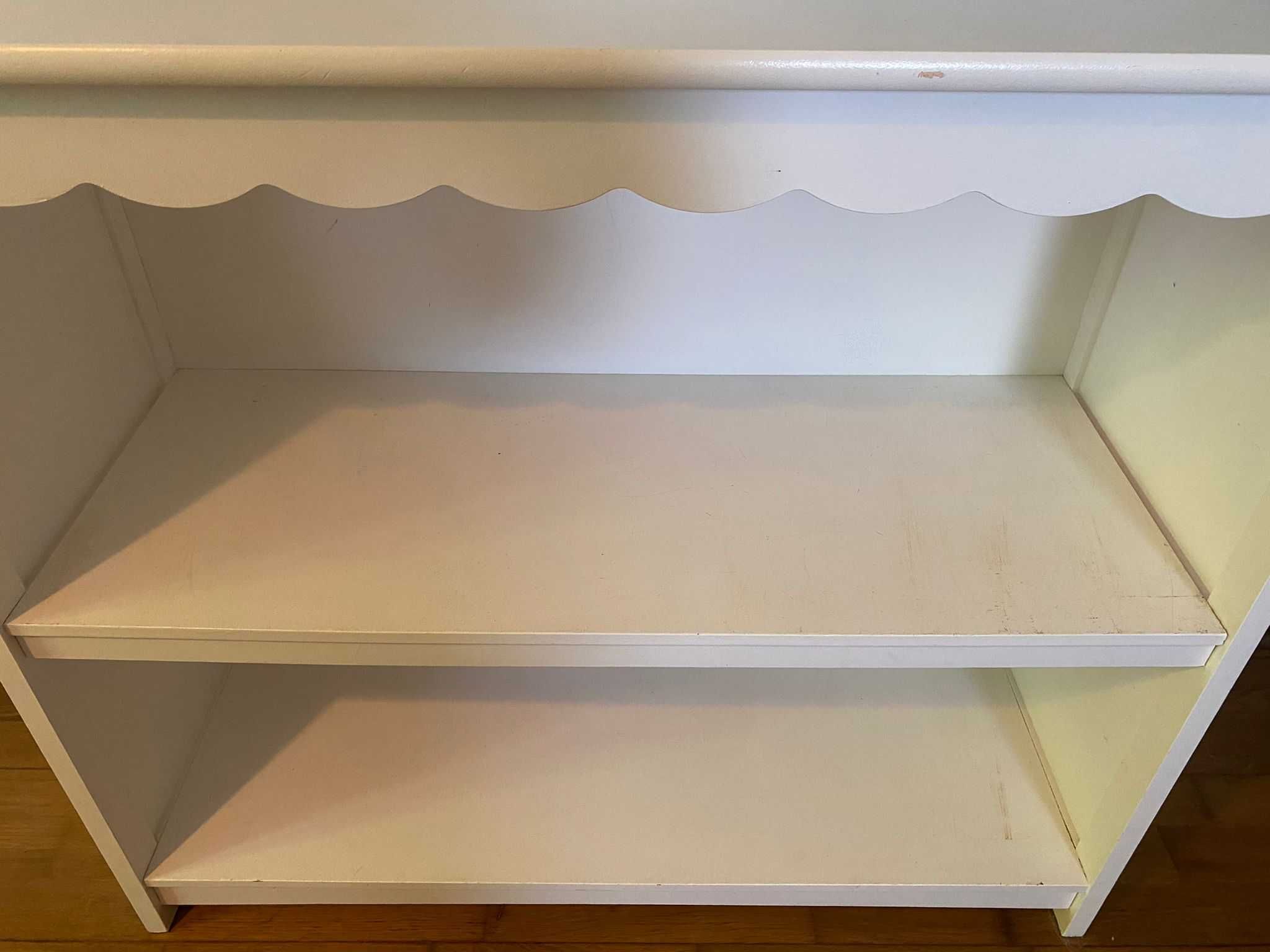 Móvel branco ideal para quarto de criança/adolescente