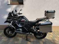 BMW R1200GS ADV Triple Black Akrapovic