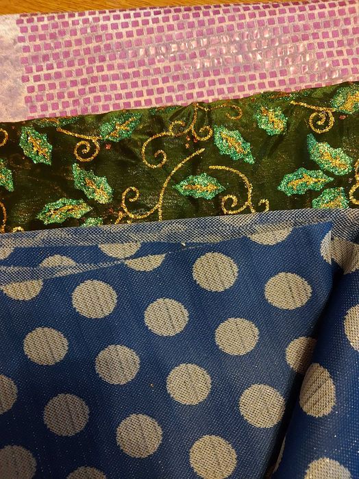 Отрезы и остатки различных тканей