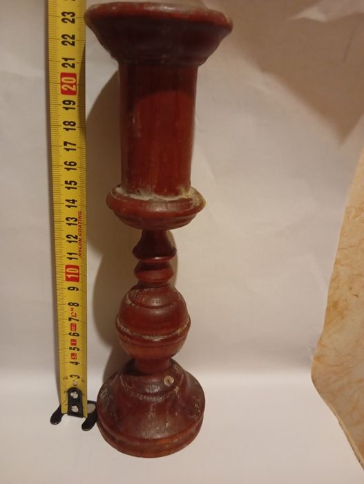 Деревянный подсвечник