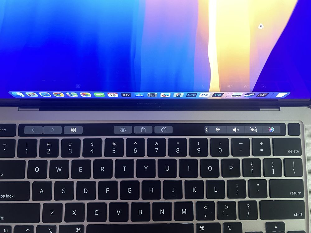MacBook Pro M2, 8/256gb. Идеал!