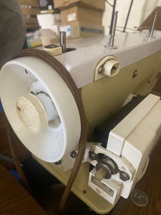 Швейна машинка Чайка 142-М