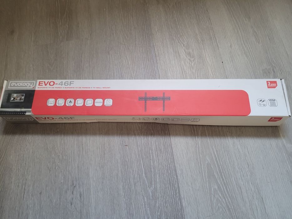 Suporte de Tv novo... motivo da venda: oferecido para uma tv errada