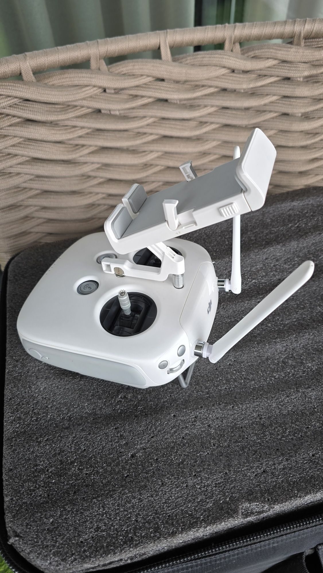 Vendo mala, comando e carregador para drone phantom