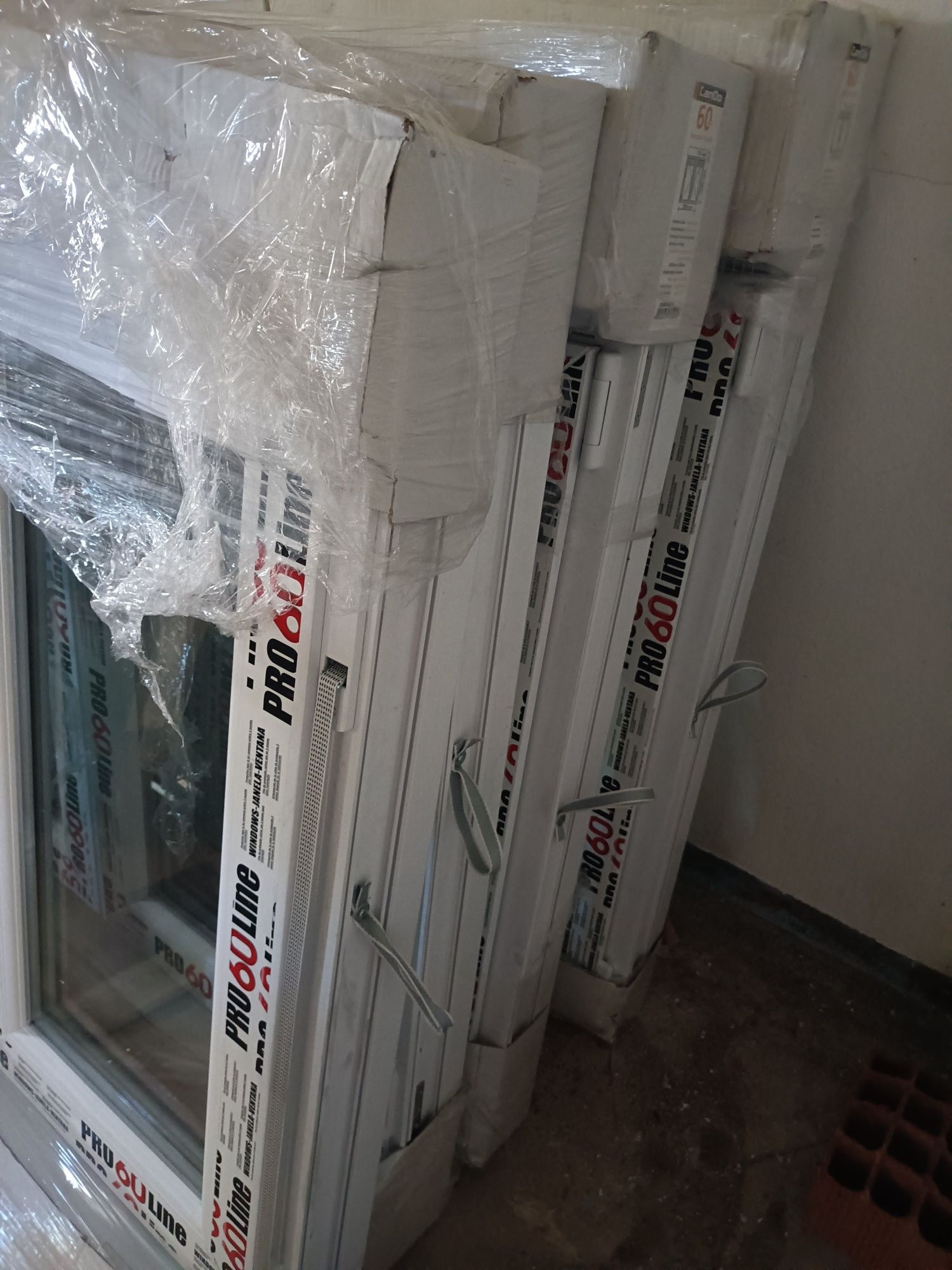 Janelas PVC oscilabatentes 100x117