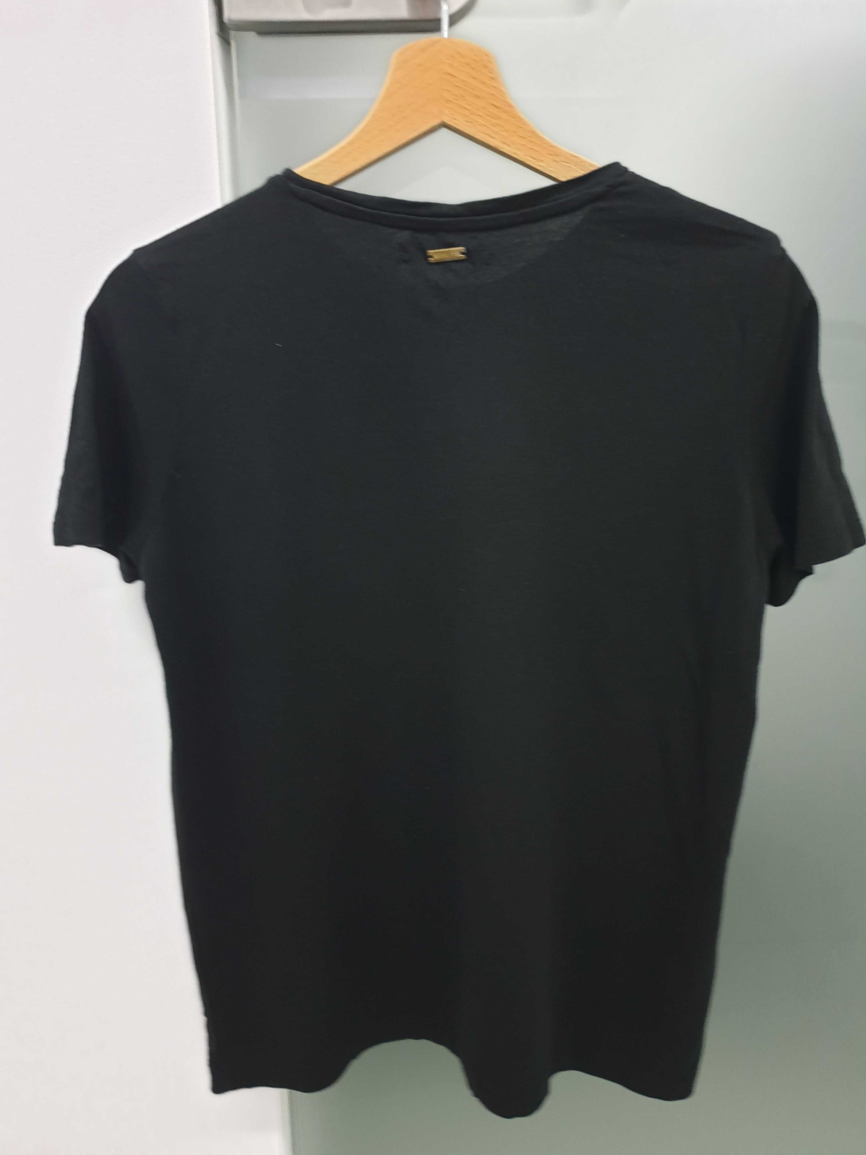 Czarna bluzeczka marki Mohito