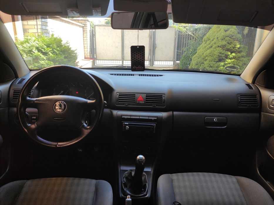 Продам Skoda Octavia Tour 1.6