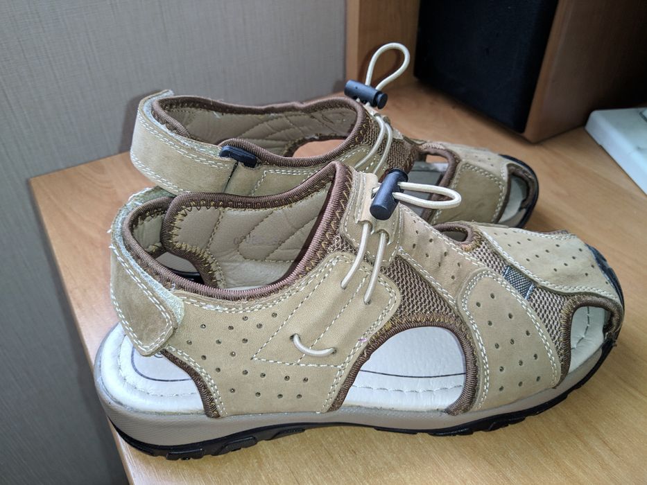 Шкіряні босоніжки