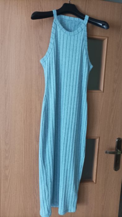 Sukienka sweterkowa długa elastyczna