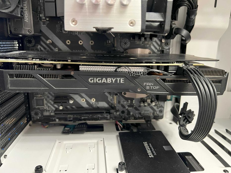 Zadbany Komputer Gamingowy i7 8700K/GTX 1060 6GB/16GB RAM/500 GB SSD