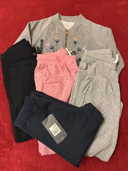 Zestaw dresów dziewczęcych 146