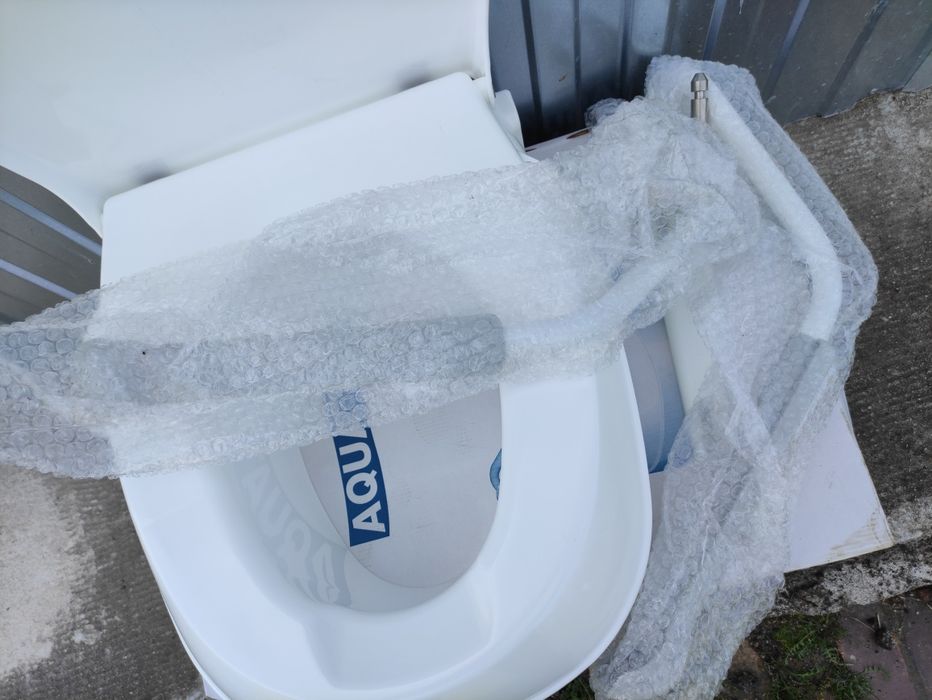 Nakładka nasadka na WC sedes toaletę z rączkami dla osoby niepełnospra