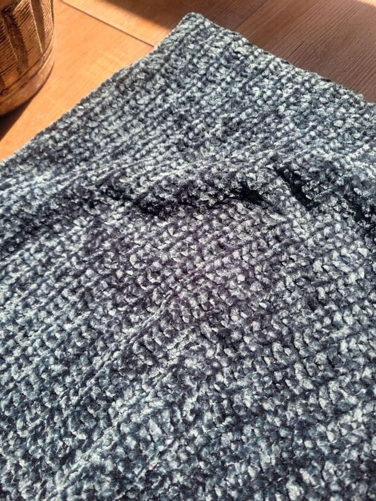 Sweter niebieski