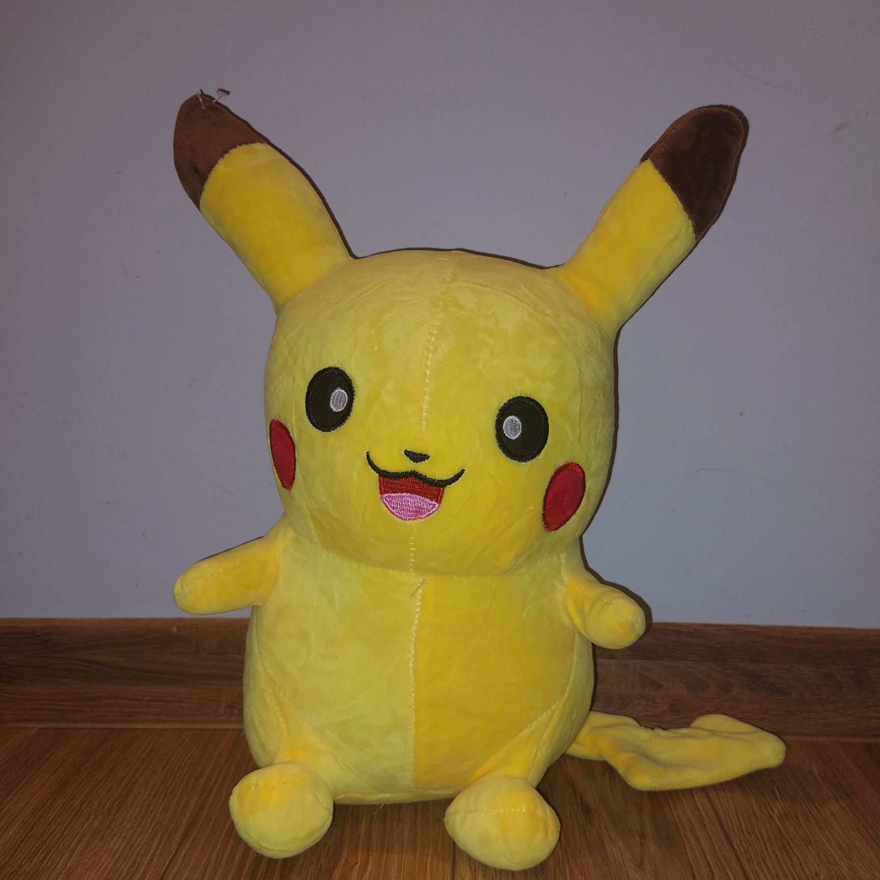 Maskotka pokemon pikachu