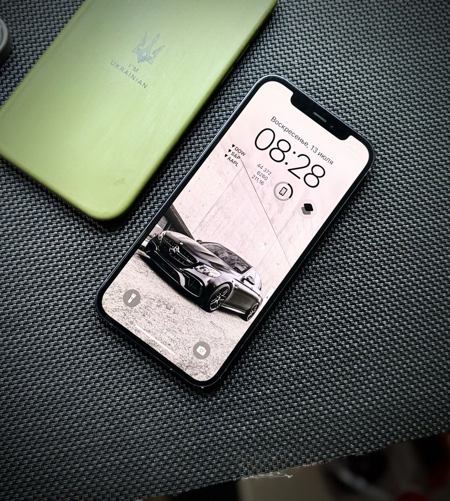 Продам iPhone 12 в отличном состоянии