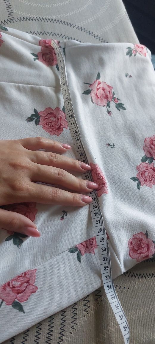 Sukienka hm H&M letnia w róże kwiaty biała rozmiar S