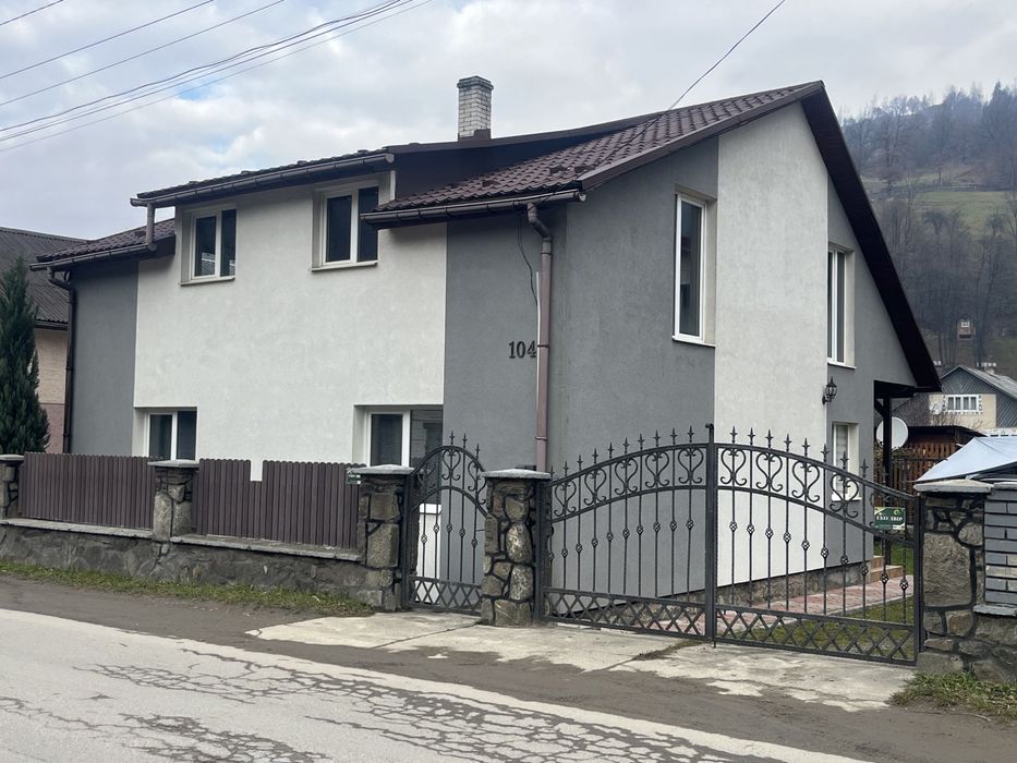 Житловий будинок з мансардою