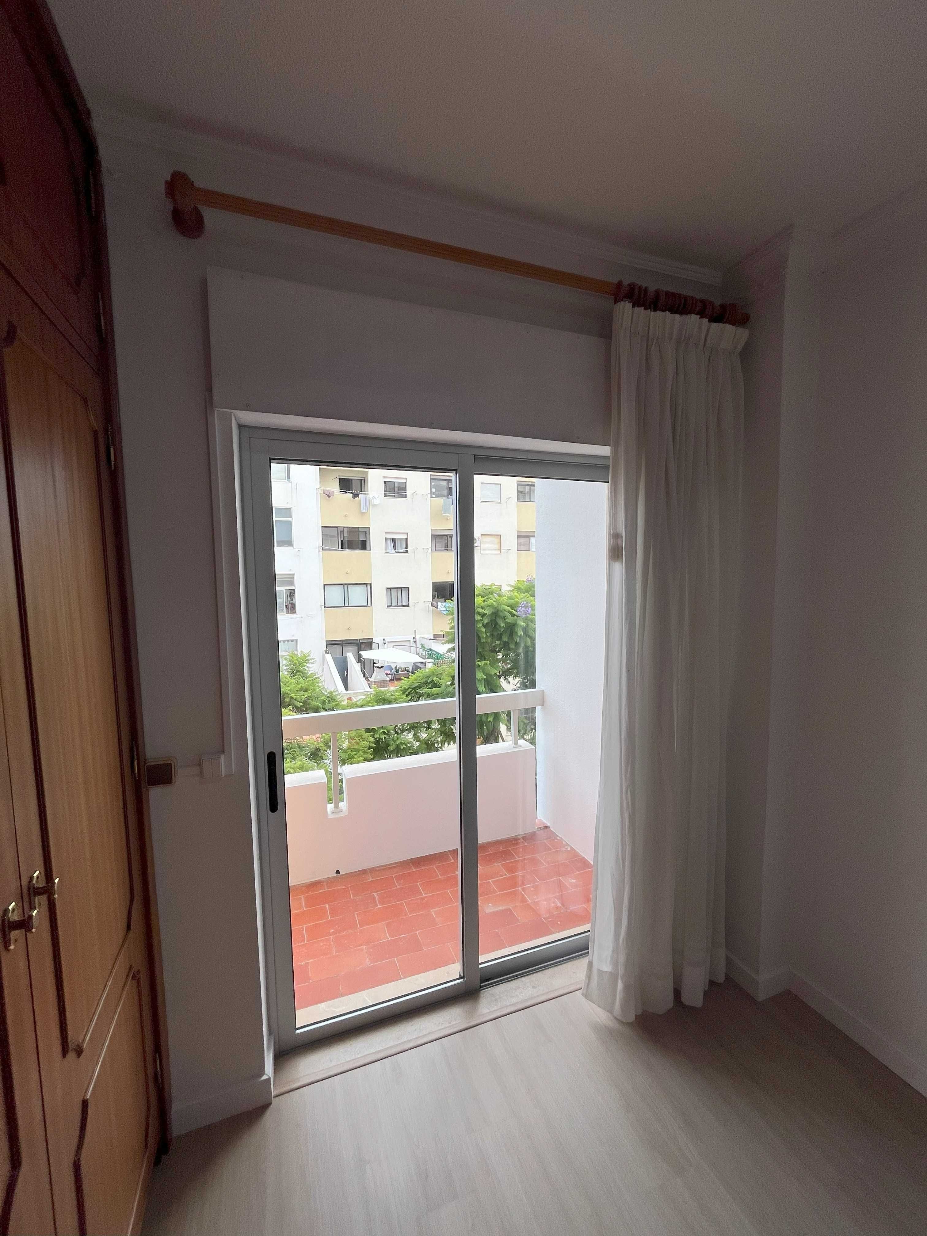 T4 renovado no centro de Faro, 1.º andar com elevador