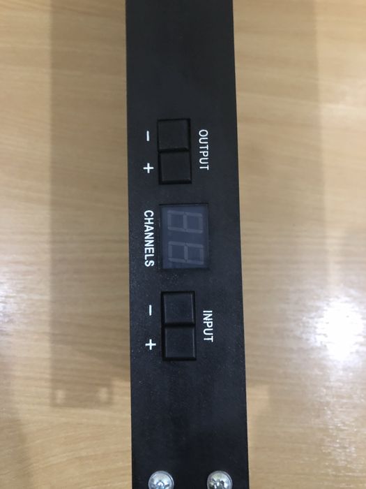 Матричний VGA комутатор 4 на 4