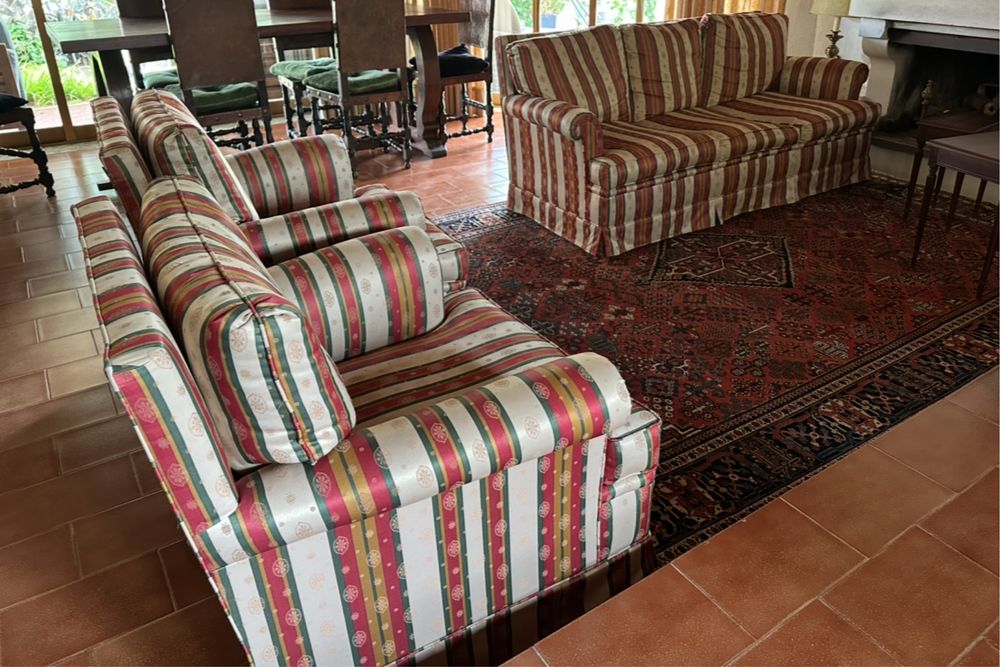 Conjunto de sofas estilo classico/ vintage
